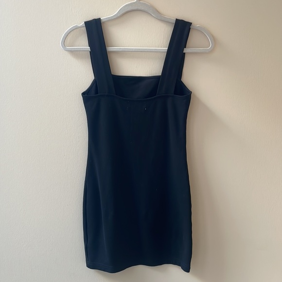 Little black dress - Picture 2 of 2